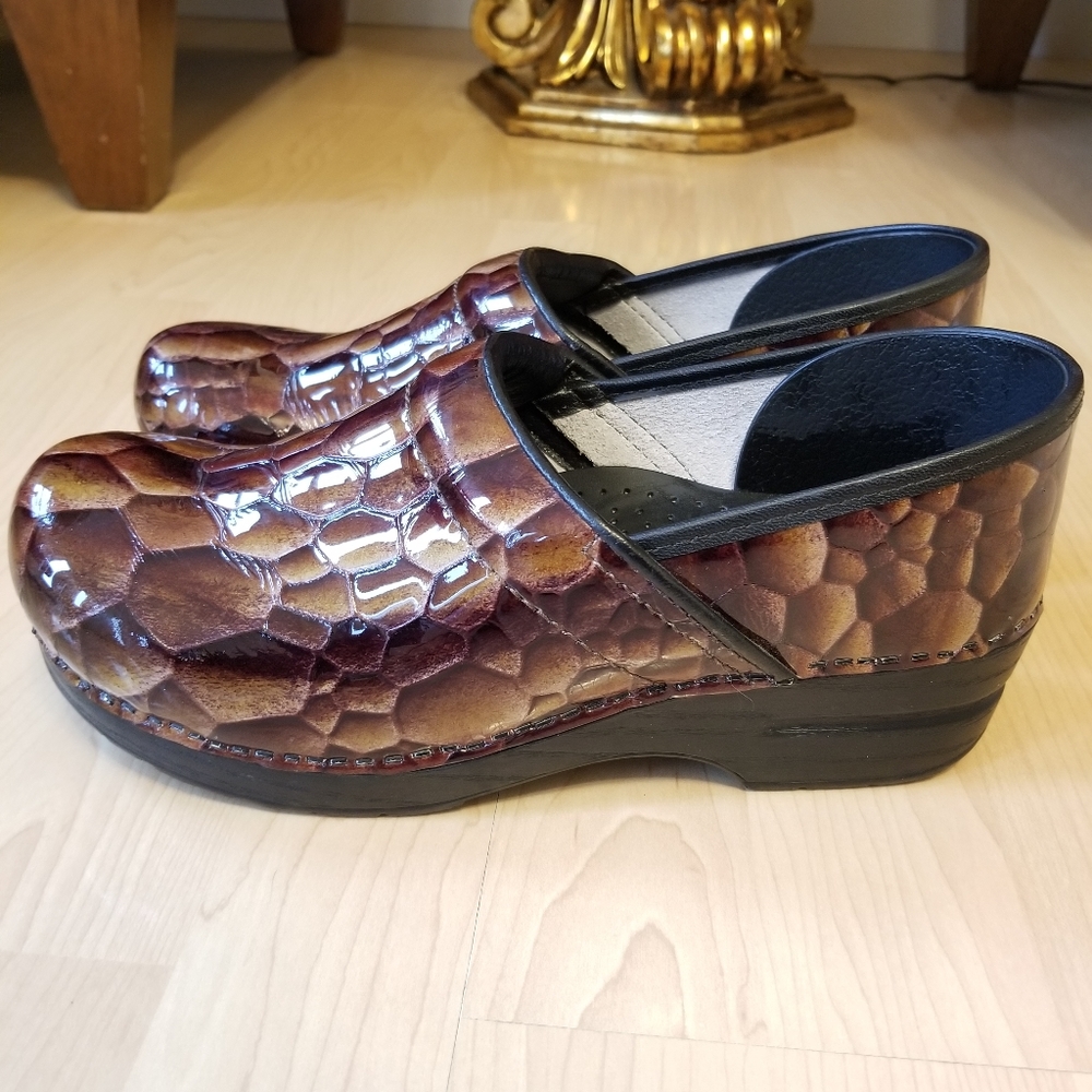 Women’s Brown Patterned Clog Mules - Slip-On Comfort